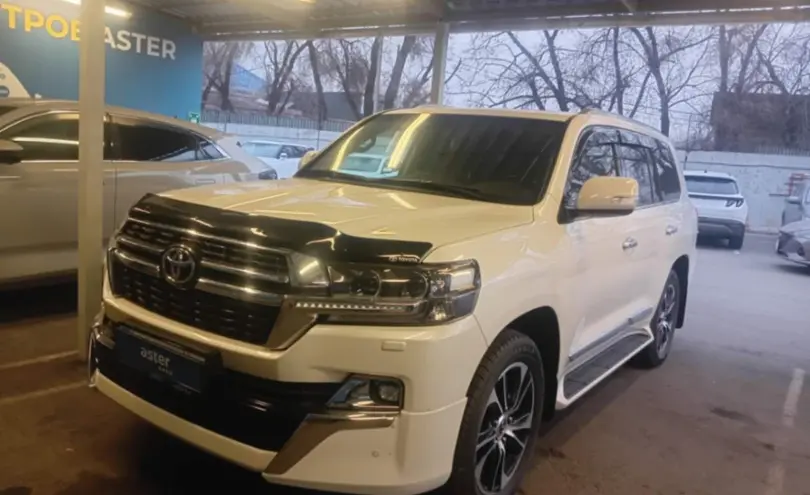 Toyota Land Cruiser 2021 года за 37 000 000 тг. в Алматы