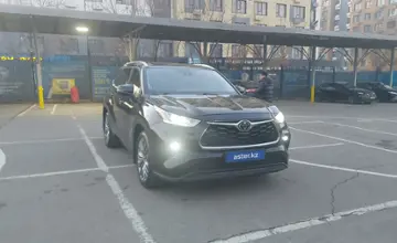 Toyota Highlander 2021 года за 24 000 000 тг. в Алматы фото 2