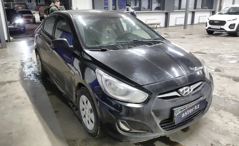 Hyundai Solaris 2012 года за 3 000 000 тг. в Астана фото 2