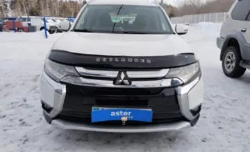 Mitsubishi Outlander 2015 года за 8 200 000 тг. в Усть-Каменогорск фото 2