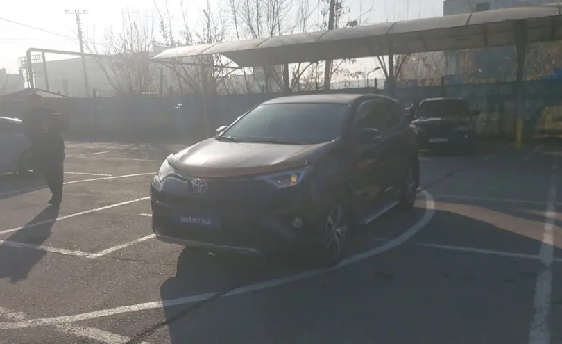 Toyota RAV4 2017 года за 10 500 000 тг. в Алматы