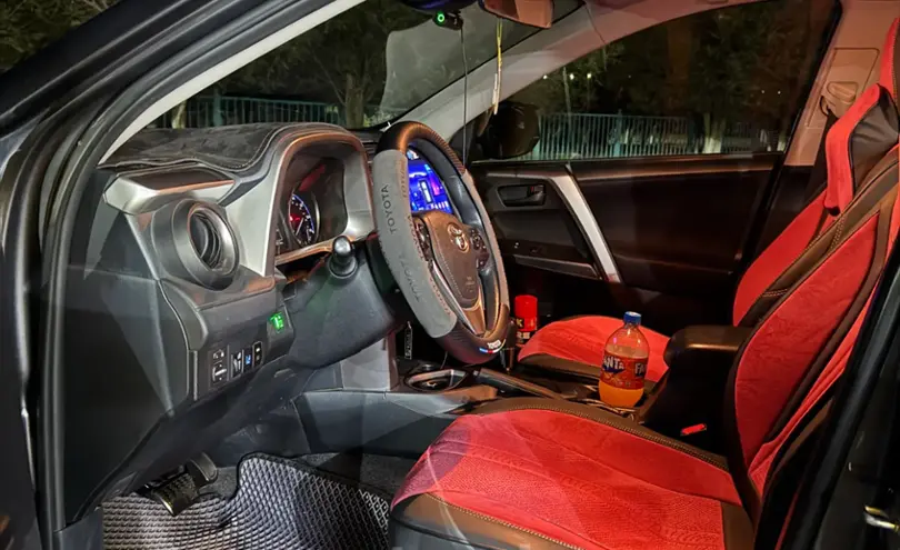 Toyota RAV4 2017 года за 9 500 000 тг. в Актюбинская область фото 4
