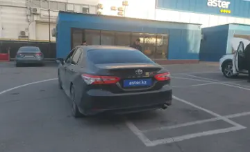 Toyota Camry 2020 года за 11 500 000 тг. в Алматы фото 4