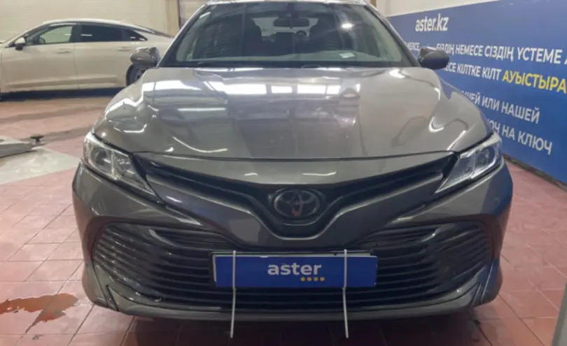 Toyota Camry 2019 года за 11 750 000 тг. в Астана фото 2