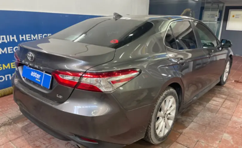 Toyota Camry 2019 года за 11 750 000 тг. в Астана фото 5