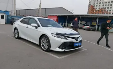 Toyota Camry 2019 года за 13 000 000 тг. в Шымкент фото 2