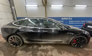 Tesla Model 3 2020 года за 15 000 000 тг. в Астана фото 4