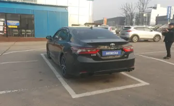 Toyota Camry 2020 года за 13 000 000 тг. в Алматы фото 4