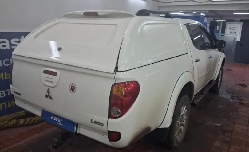 Mitsubishi L200 2015 года за 9 500 000 тг. в Астана