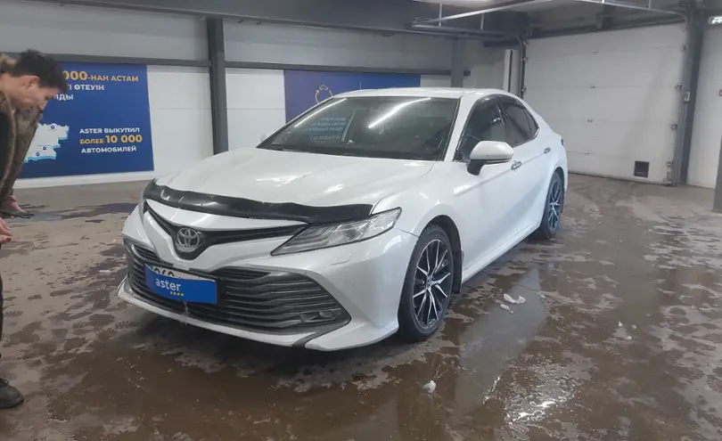 Toyota Camry 2018 года за 15 000 000 тг. в Астана