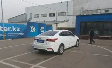 Hyundai Accent 2018 года за 5 900 000 тг. в Алматы фото 3
