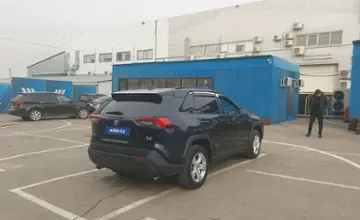 Toyota RAV4 2021 года за 11 000 000 тг. в Алматы фото 3