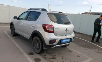 Renault Sandero 2018 года за 5 700 000 тг. в Шымкент фото 4