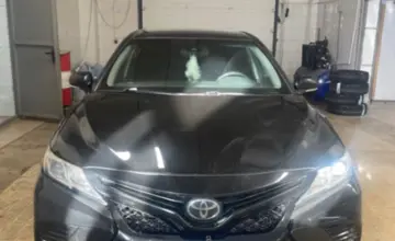 Toyota Camry 2018 года за 11 000 000 тг. в Актобе фото 2