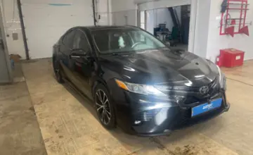 Toyota Camry 2018 года за 11 000 000 тг. в Актобе фото 3