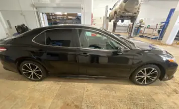 Toyota Camry 2018 года за 11 000 000 тг. в Актобе фото 4