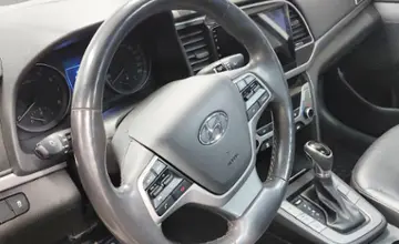 Hyundai Avante 2015 года за 8 000 000 тг. в Астана фото 5