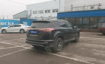Toyota RAV4 2017 года за 13 200 000 тг. в Алматы фото 3