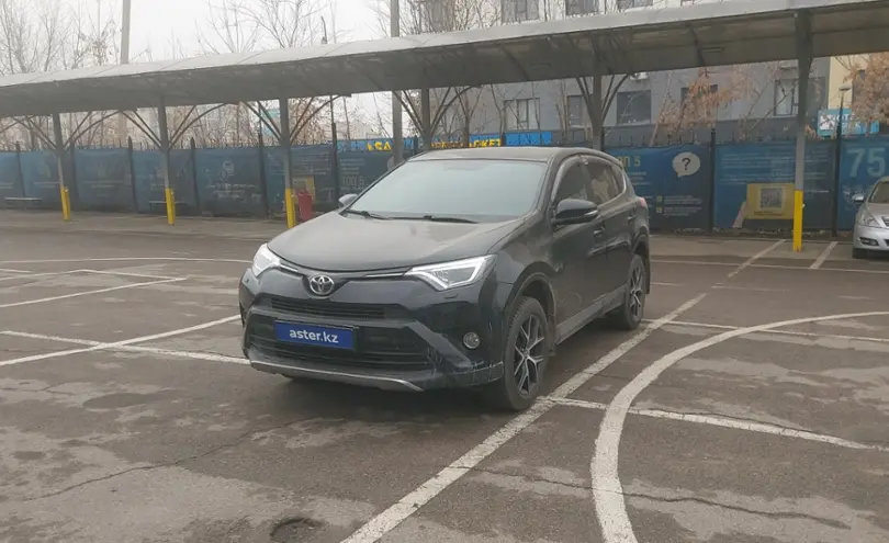 Toyota RAV4 2017 года за 13 200 000 тг. в Алматы