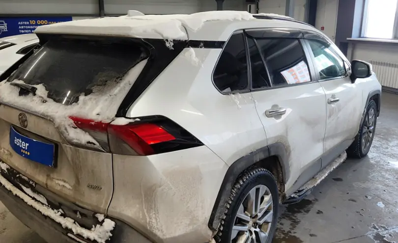 Toyota RAV4 2021 года за 19 000 000 тг. в Астана фото 3