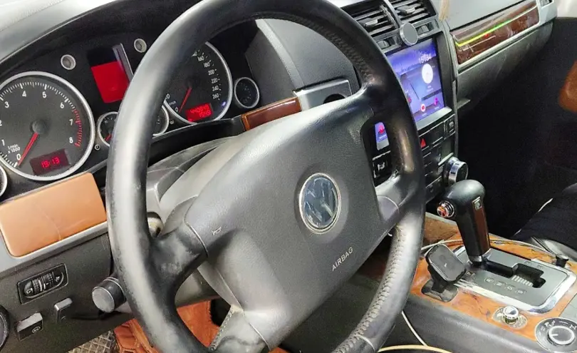 Volkswagen Touareg 2003 года за 4 800 000 тг. в Астана фото 5