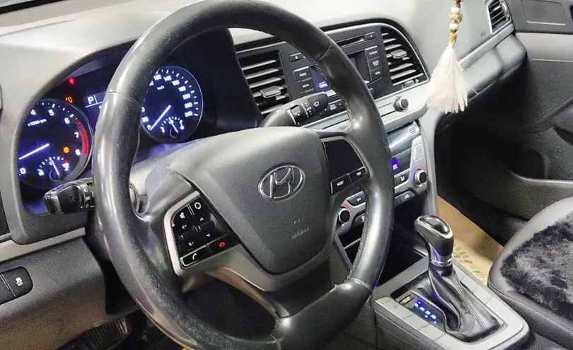 Hyundai Elantra 2018 года за 7 000 000 тг. в Астана фото 5