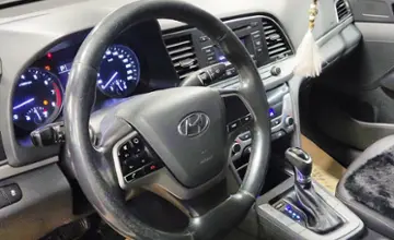 Hyundai Elantra 2018 года за 7 000 000 тг. в Астана фото 5