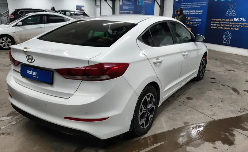 Hyundai Elantra 2018 года за 7 000 000 тг. в Астана фото 3
