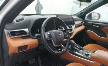 Toyota Highlander 2023 года за 35 000 000 тг. в Шымкент фото 5