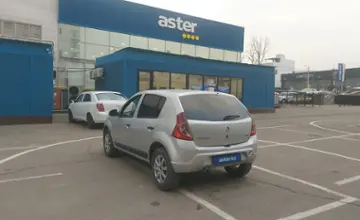 Renault Sandero 2013 года за 2 200 000 тг. в Алматы фото 4