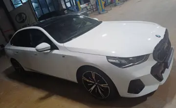 BMW 5 серии 2024 года за 45 000 000 тг. в Караганда фото 4