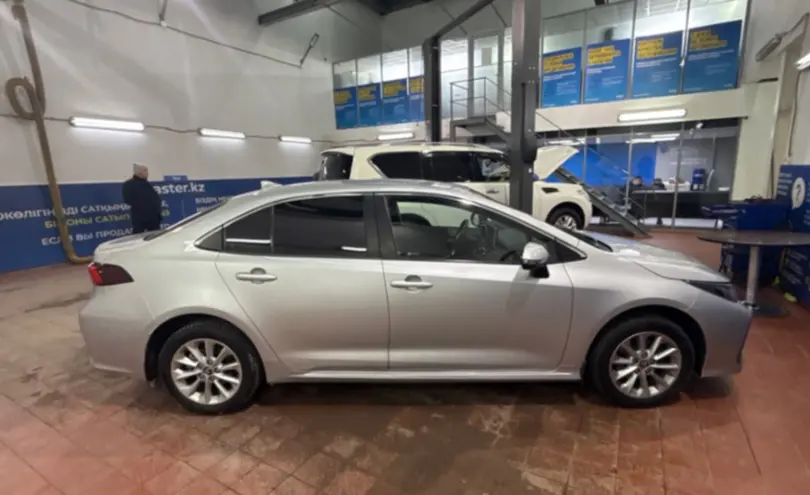 Toyota Corolla 2019 года за 8 800 000 тг. в Астана фото 4