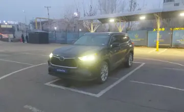 Toyota Highlander 2023 года за 28 000 000 тг. в Алматы фото 1