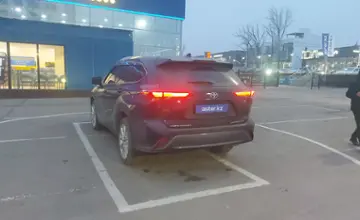 Toyota Highlander 2023 года за 28 000 000 тг. в Алматы фото 4