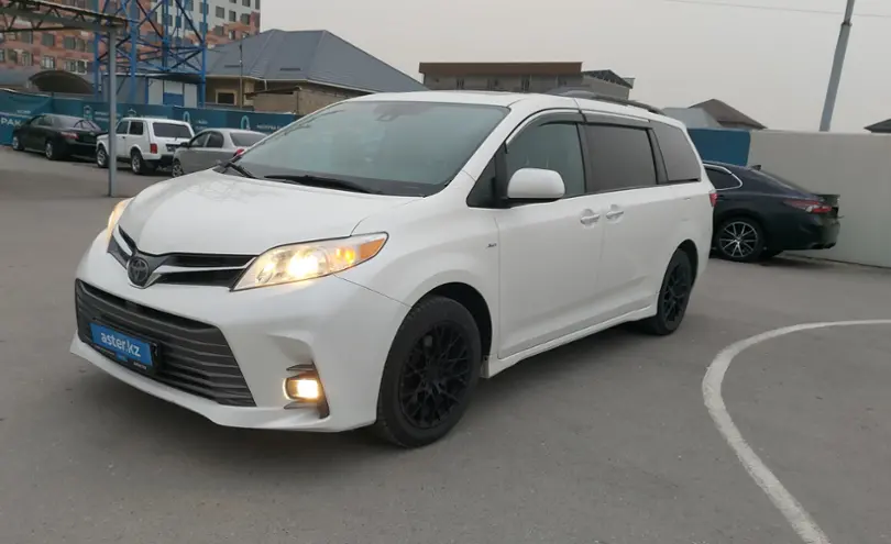 Toyota Sienna 2018 года за 16 500 000 тг. в Шымкент