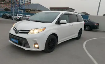 Toyota Sienna 2018 года за 16 500 000 тг. в Шымкент фото 1