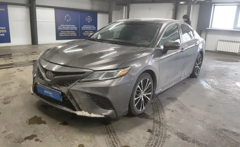 Toyota Camry 2020 года за 13 000 000 тг. в Астана