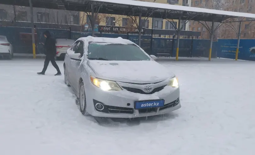 Toyota Camry 2014 года за 8 500 000 тг. в Алматы фото 2