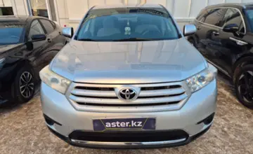 Toyota Highlander 2011 года за 9 000 000 тг. в Костанай фото 2