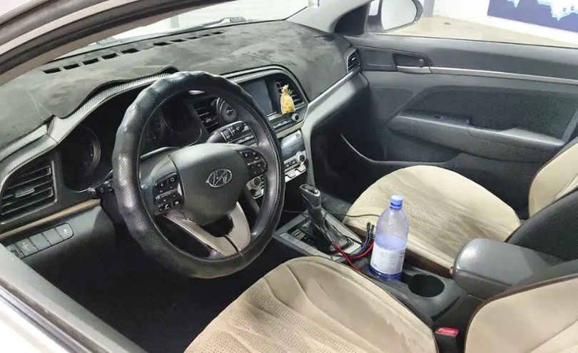Hyundai Elantra 2019 года за 8 600 000 тг. в Астана фото 5