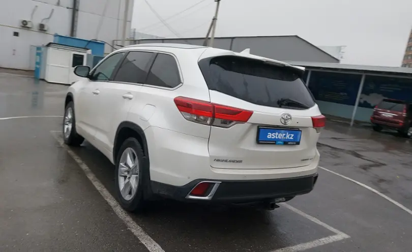 Toyota Highlander 2017 года за 18 000 000 тг. в Шымкент фото 4