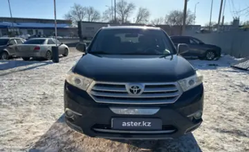 Toyota Highlander 2012 года за 13 000 000 тг. в Уральск фото 2