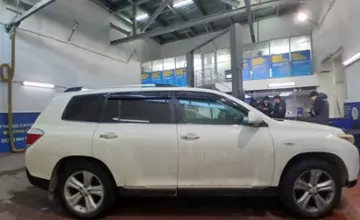 Toyota Highlander 2013 года за 14 000 000 тг. в Астана фото 4