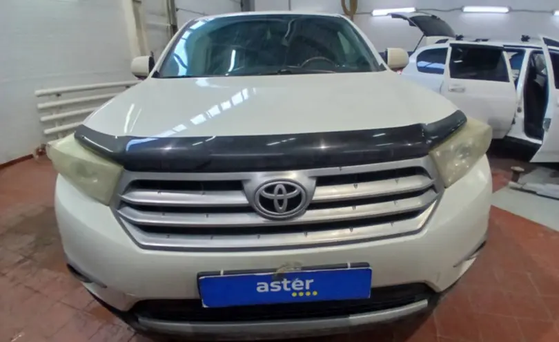Toyota Highlander 2013 года за 14 000 000 тг. в Астана фото 2