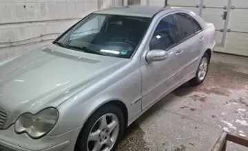 Mercedes-Benz C-Класс 2002 года за 4 150 000 тг. в Караганда фото 2