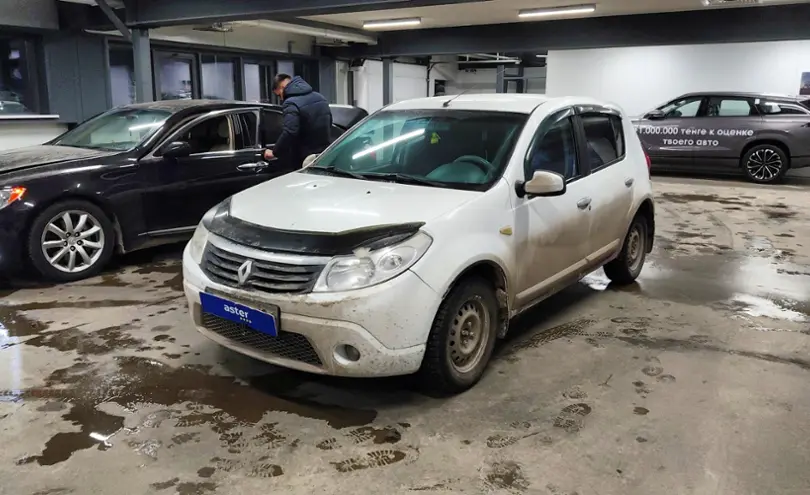 Renault Sandero 2012 года за 3 800 000 тг. в Астана