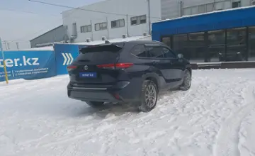 Toyota Highlander 2021 года за 22 000 000 тг. в Алматы фото 3