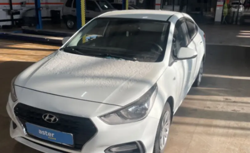 Hyundai Accent 2018 года за 5 000 000 тг. в Караганда