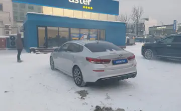 Kia K5 2018 года за 9 100 000 тг. в Алматы фото 4