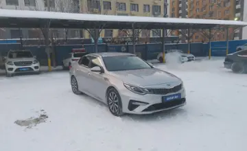 Kia K5 2018 года за 9 100 000 тг. в Алматы фото 2